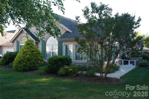 52 Mountain Meadow Cir, Weaverville, NC, 28787-9378 | Card Image