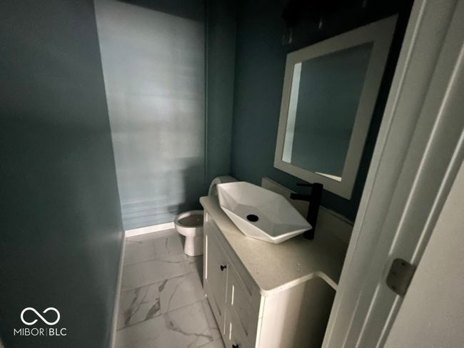 HALF BATHROOM | Image 23