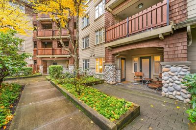 106 - 18 Smokey Smith Pl, Condo with 1 bedrooms, 1 bathrooms and 3 parking in New Westminster BC | Image 1