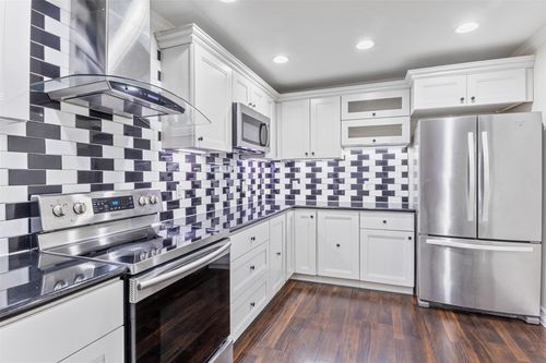 1918 Crestdale Dr, Houston, TX, 77080-5302 | Card Image