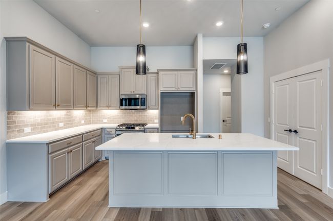3850 Sand Lily Ln, Townhouse with 2 bedrooms, 2 bathrooms and null parking in Prosper TX | Image 6