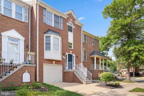 5724 Wood Creek Ln, CENTREVILLE, VA, 20120-2900 | Card Image