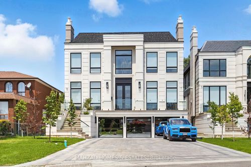 30 B Scott Dr, Richmond Hill, ON, L4C6V6 | Card Image