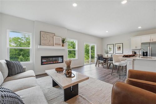 21808 Lucca Ln, Peculiar, MO, 64078 | Card Image