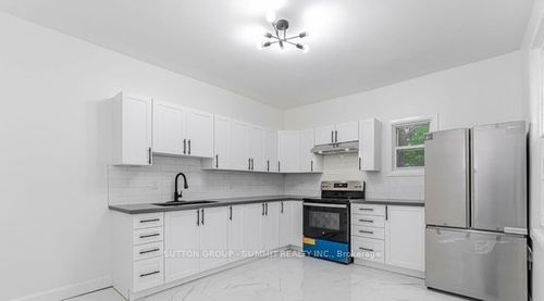 439 Ferguson Ave N, Hamilton, ON, L8L4Z1 | Card Image