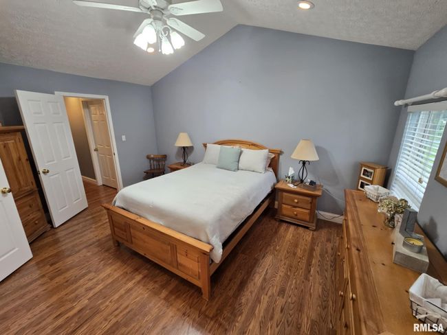 14327 Mcraven Ln, House other with 4 bedrooms, 4 bathrooms and null parking in Mount Vernon IL | Image 24