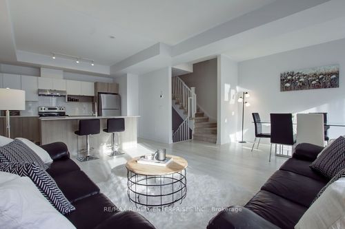 23-1121 Cooke Blvd, Burlington, ON, L7T0C4 | Card Image