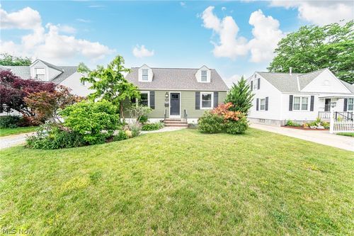 142 Woodstock Dr, Avon Lake, OH, 44012-1666 | Card Image