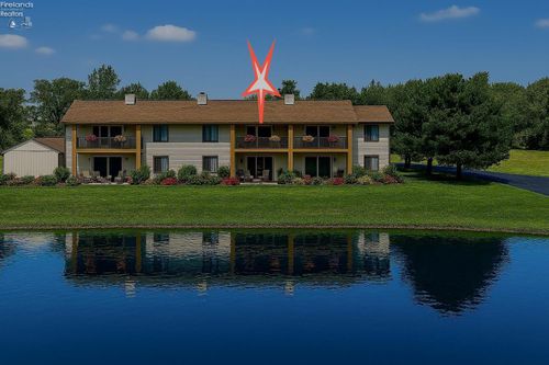 apt-202-2598 E Sun Valley Dr, Port Clinton, OH, 43452-2782 | Card Image