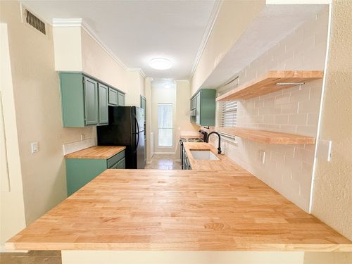 apt-103-2450 Wickersham Ln, Austin, TX, 78741-4744 | Card Image
