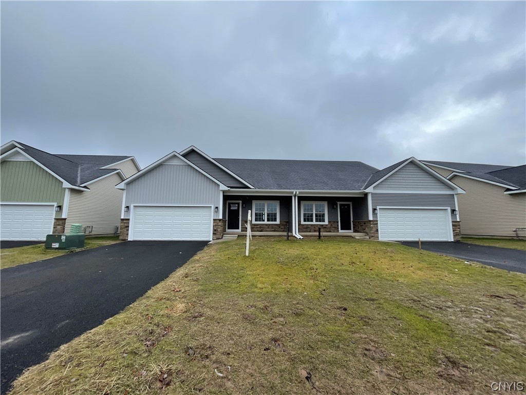 Forest Ridge Ln, Baldwinsville, NY 13027