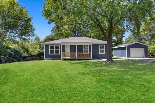 704 Lacy Rd, Independence, MO, 64050-3306 | Card Image