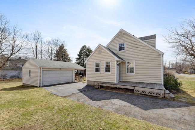 11 Fern St, House other with 4 bedrooms, 2 bathrooms and null parking in Windsor Locks CT | Image 29