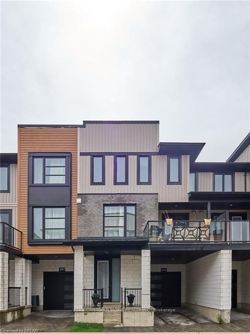 {{alt}} | Card Image