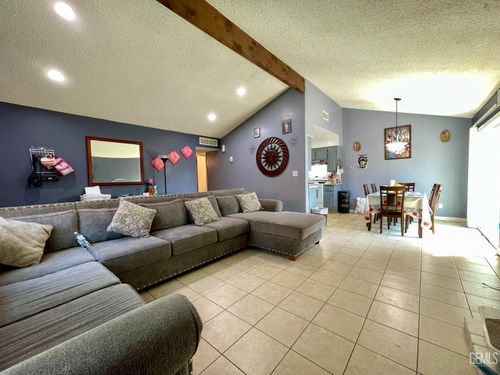 3201 Parkland Ct, Bakersfield, CA, 93304 | Card Image
