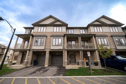 {{alt}} | Card Image