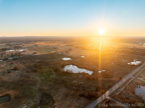 10 E 126th Street, Skiatook, OK, 74070 | Card Image