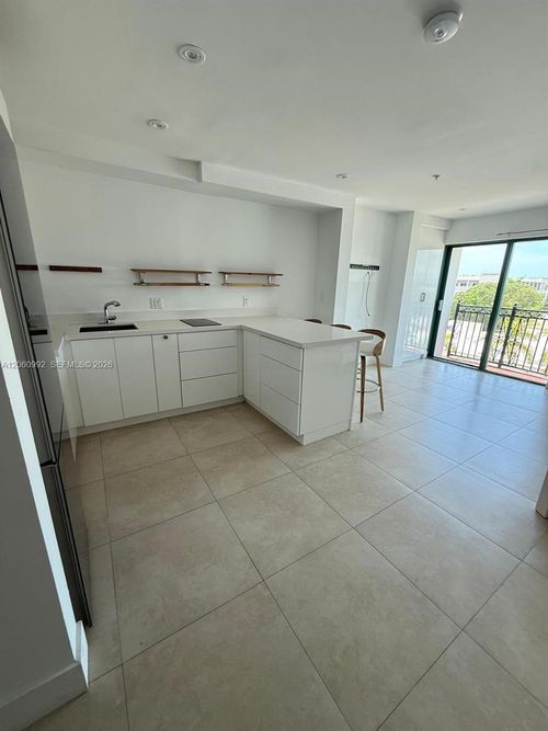 5785-5785 Sunset Dr, South Miami, FL, 33143-5344 | Card Image
