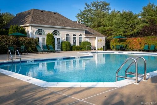 805-100 Saddle Cove Road, Islip, NY, 11716 | Card Image