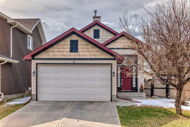 4 Martha's Meadow Place Ne, Home with 4 bedrooms, 2 bathrooms and 2 parking in Calgary AB | Image 2