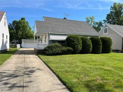 15513 Walvern Blvd, Maple Heights, OH, 44137-4646 | Card Image