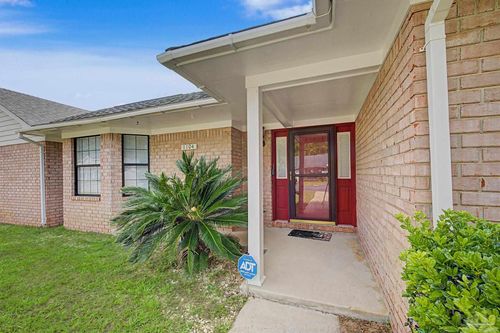1104 Bremen Ave, PENSACOLA, FL, 32507-1679 | Card Image