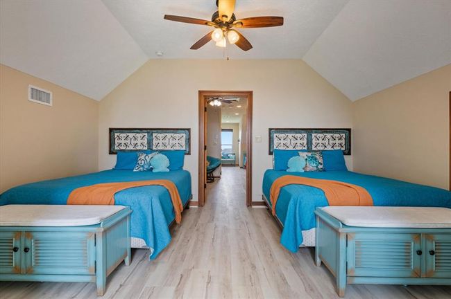 Upstairs bedroom, sleeps 4 | Image 36