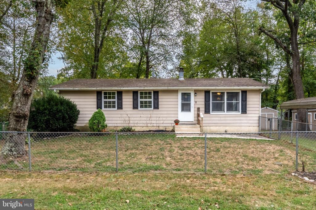Erie Ave, Clayton, NJ 08312