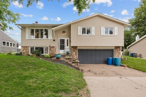 2510 E Crest Avenue, Bettendorf, IA, 52722 | Card Image