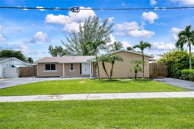 10420 Sw 198th St, House other with 4 bedrooms, 2 bathrooms and null parking in Cutler Bay FL | Image 1