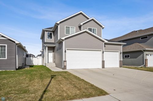 7329 21st St S, Fargo, ND, 58104-7797 | Card Image