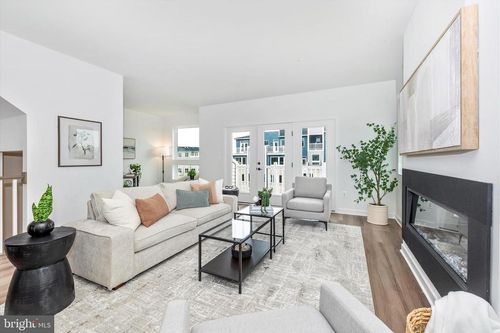 709 Iron Forge Rd, FREDERICK, MD, 21702-1692 | Card Image