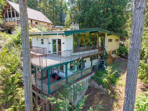 2610 Gunwhale Rd, Pender Island, BC, V0N2M2 | Card Image
