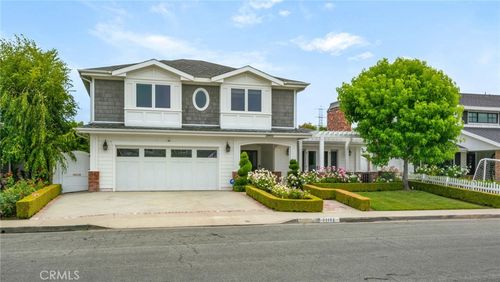 21192 Richmond Cir, Huntington Beach, CA, 92646-7331 | Card Image