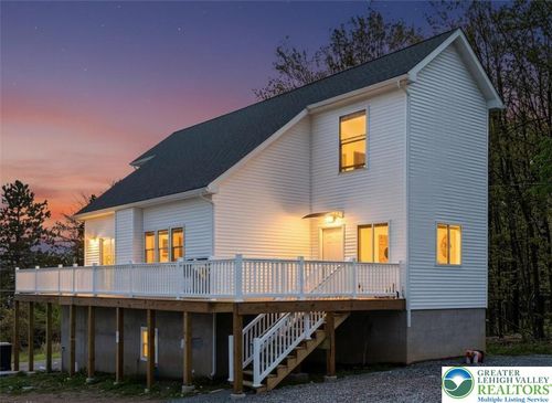 2 Elm St, Mount Pocono, PA, 18344 | Card Image