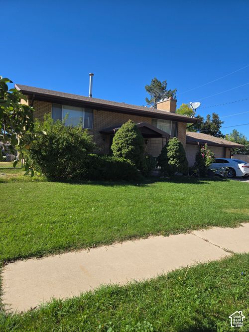 844 S Artistic Cir, Springville, UT, 84663-2440 | Card Image