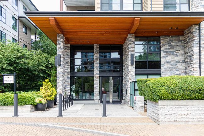 511 - 1152 Windsor Mews, Condo with 2 bedrooms, 2 bathrooms and 1 parking in Coquitlam BC | Image 2