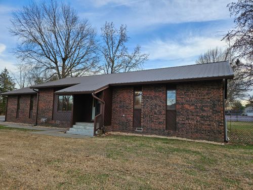 806 E Springfield St, Aurora, MO, 65605-2532 | Card Image