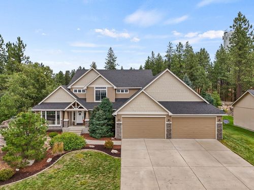 813 E Westcrest Rd, Colbert, WA, 99005-8725 | Card Image
