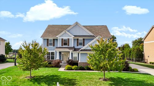8752 Windpointe Pass, Zionsville, IN, 46077-8160 | Card Image