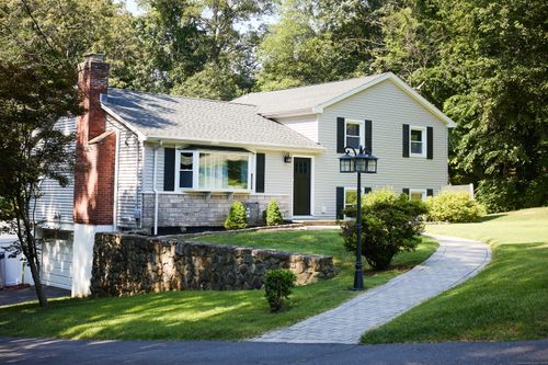 12 Sunnycrest Rd, Trumbull, CT, 06611-4433 | Card Image