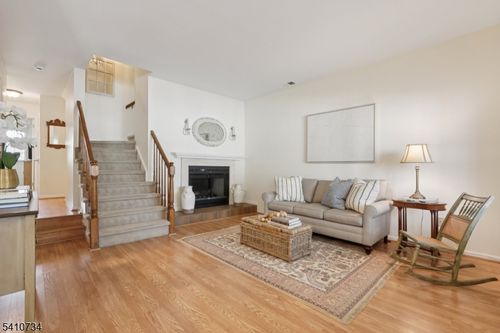 25 Crestmont Rd, Bedminster, NJ, 07921-1433 | Card Image