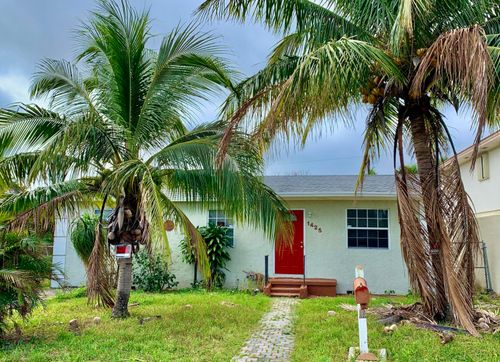 1425 W 30th St, Riviera Beach, FL, 33404-3535 | Card Image