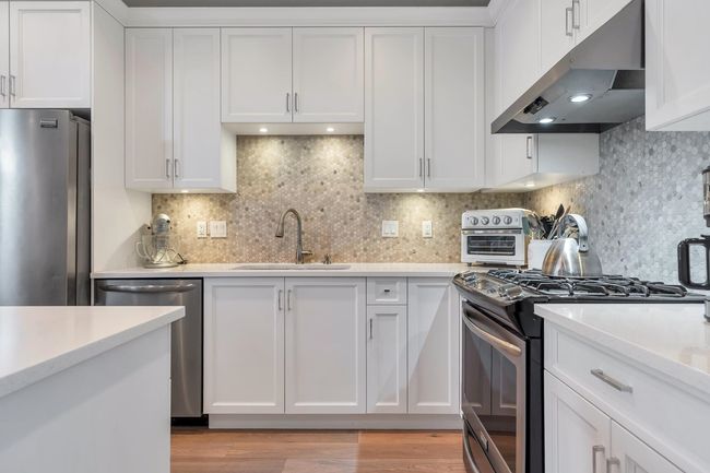 14 - 3303 Rosemary Heights Cres, Townhouse with 3 bedrooms, 3 bathrooms and 4 parking in Surrey BC | Image 9