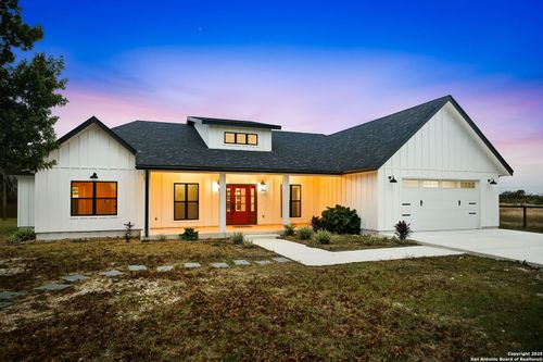 13932 State Highway 16 S, Pipe Creek, TX, 78063-5441 | Card Image