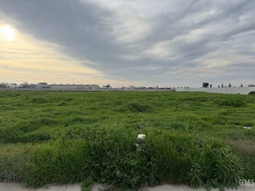 121 S Beech Avenue, Shafter, CA, 93263 | Card Image