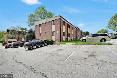 p12-100 E Glenolden Ave, GLENOLDEN, PA, 19036-2237 | Card Image