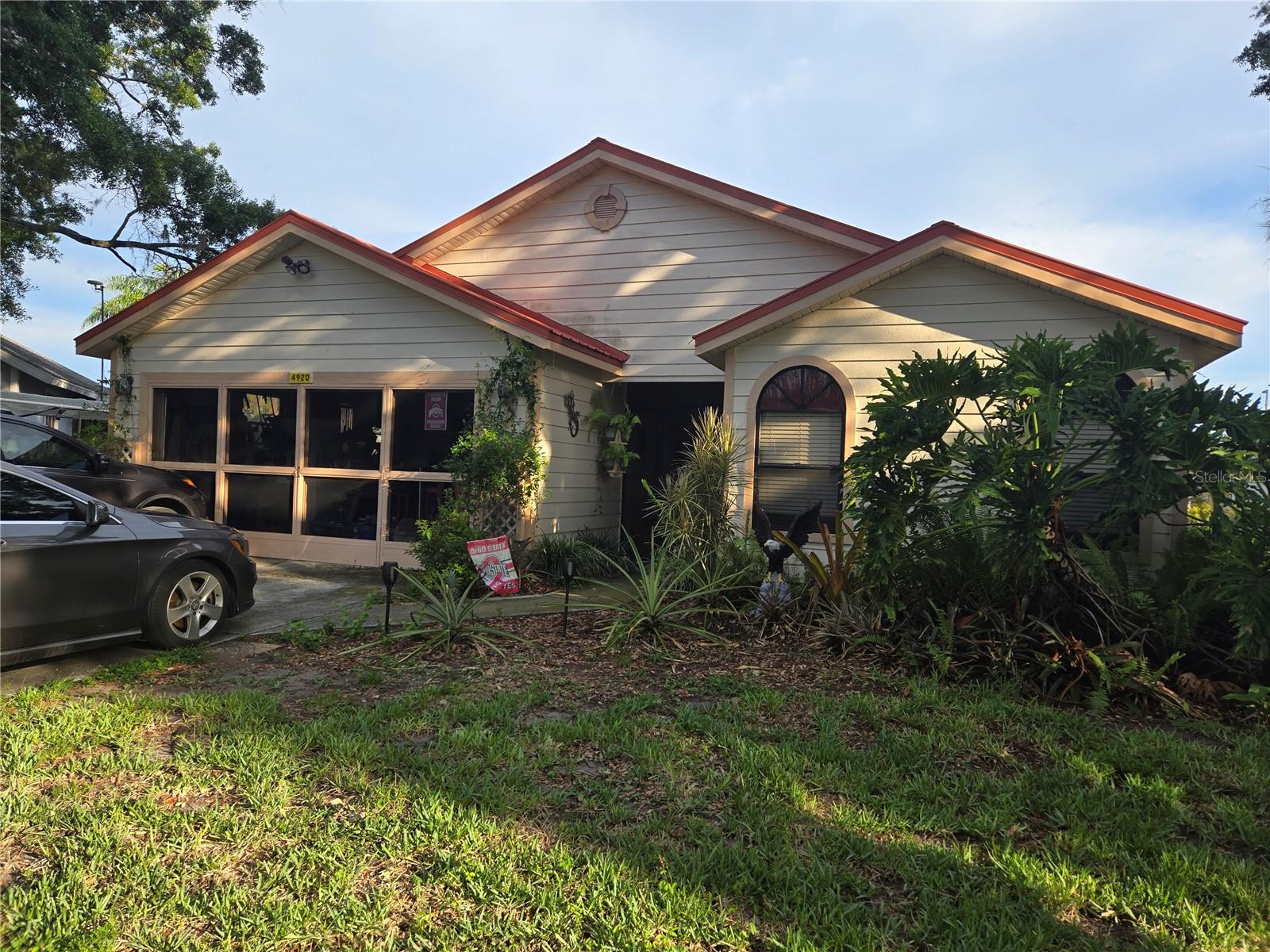 82nd Pl, Sarasota, FL 34243