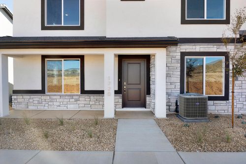 2422-2779 E Rushpink Ln, Washington, UT, 84780-3886 | Card Image