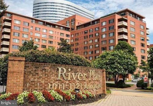 313-1121 Arlington Blvd, ARLINGTON, VA, 22209-3209 | Card Image